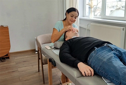 Хитрый парень добрался до пилотки русской мамки своего друга