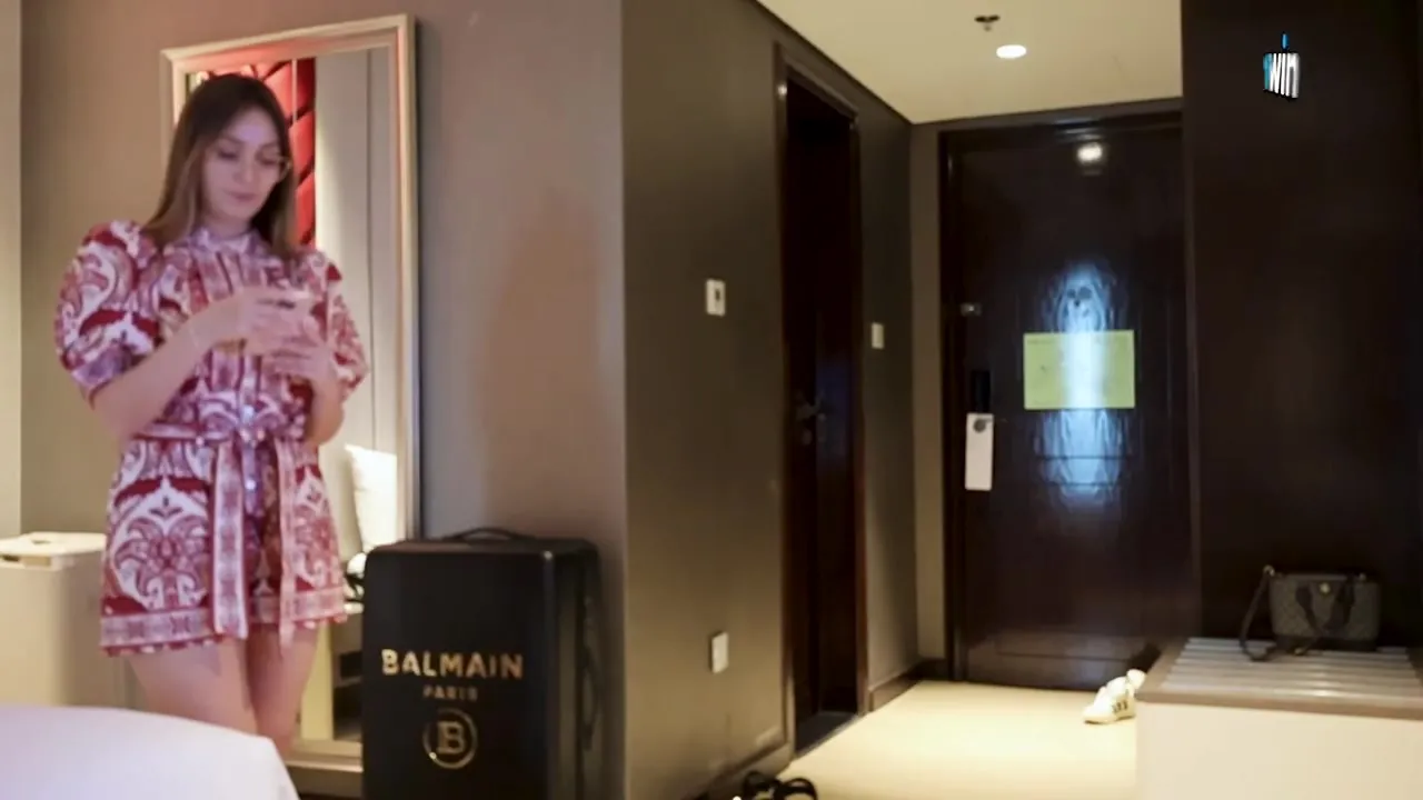 Тетя Алина хочет член в отеле, а я как раз рядом